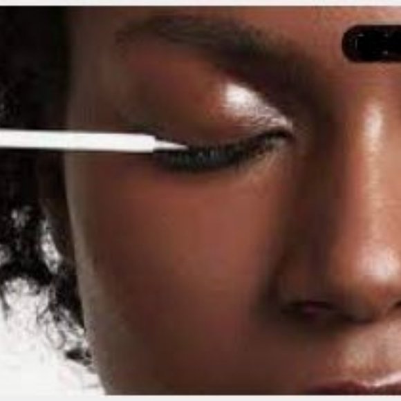 Rodan + Fields Lash Boost - Picture 1 of 5
